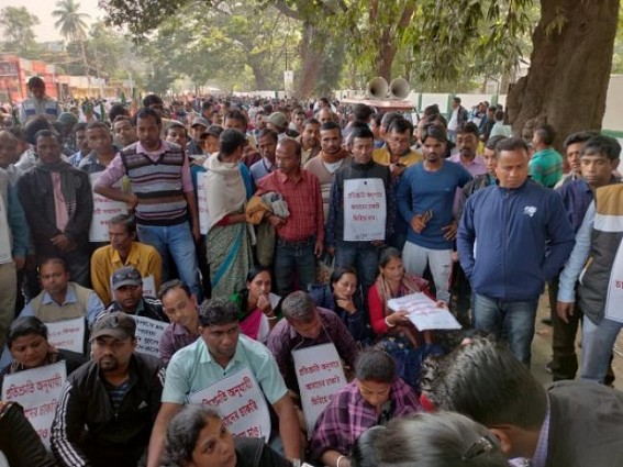10323 Teachers Blocked Road at Circuit House 10323 Teachers Blocked Road at Circuit House